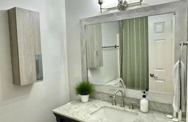 Theater and game rooms 5 bedrooms 2 king size beds TikTok and social media wall - Foto 34