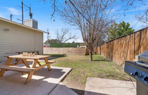Luxury Austin Retreat w Pool, Games, Sleeps 12 - Foto 22