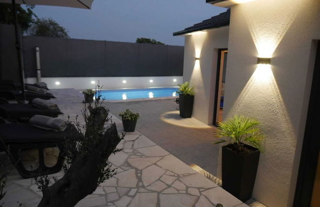 Shadesofblue M & M Sleeps 4 With Pool - Foto 18