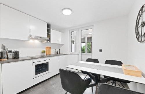 TOP Apartments - Stilvolle Wohnung mit Loggia im Stadtzentrum - Kingsize Bett - Smart TV - Netflix - 60qm - 24h Check-In - Foto 7