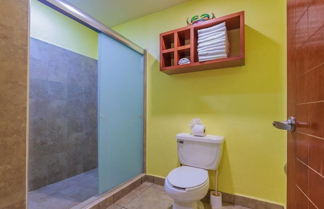 Beautiful Ground Floor Two Bedroom Suite at Ixchel - Foto 22