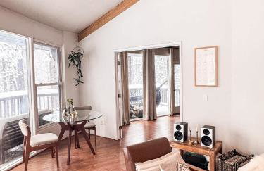 Wildland Aerie at Treehaus with Creekside Hot Tub Pets OK - Foto 26