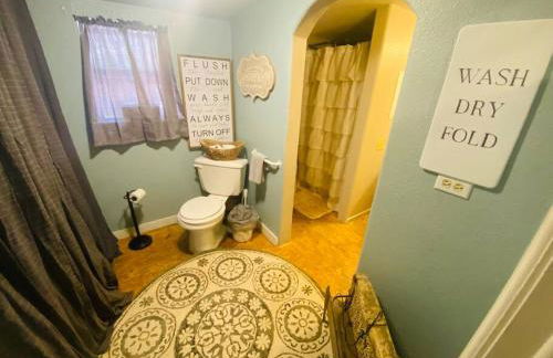 Cottage with Hot Tub and Pool Bandera, TX. - Foto 16