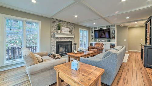 2 Mi to Tunnel of Trees Home with Furnished Deck - Foto 5