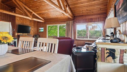 Cute and Comfy Cabin, Stunning Lakefront Views, - Foto 2
