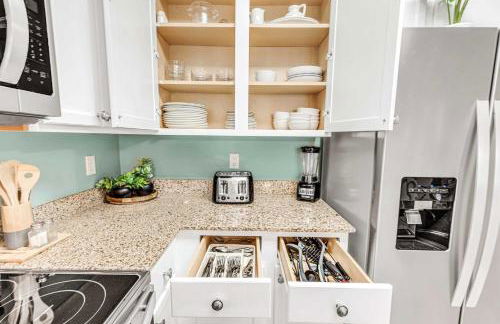 Coastal Haven Pools Restaurant & Beach Shuttle - Foto 22