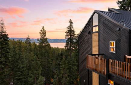 Lake View, Firepit, Game Room Remodeled Lake Tahoe Luxury Cabin by Avantstay - Foto 90