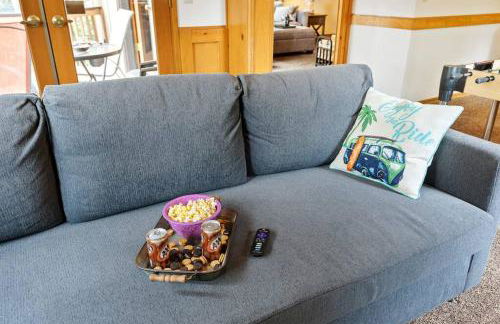 Cozy 3BR Dog-Friendly Cabin- Level 2 EV Chgr - Photo 38