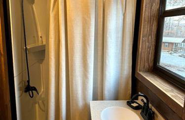 Elegant, Vintage Conestoga Covered Wagon Getaway in Denver, Pennsylvania - Foto 19