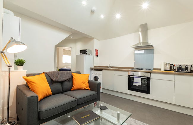 Karah Suites - Baker Street - Photo 1