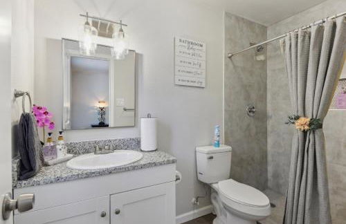 Modern Rental Near Medical Center, Six Flags, UTSA, La Cantera, Lackland AFB - Foto 25