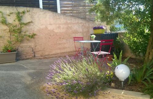 Villa Cléa, belle propriété provençale, jardin, piscine, au calme - Foto 29