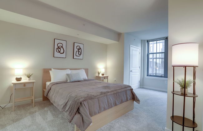 Walkable Alexandria Apts - Photo 13