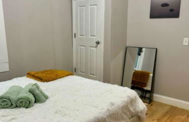 Jungle House Columbus Downtown Free Parking Sleeps 8 - Near Convention Center & Nationwide Arena - 2BR Short North Luxury Home - Over 5,800 Five Star Stays - Foto 13