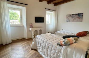 Fascino in Centro with private parking and 2 bedrooms & 2 bathrooms - Photo 27