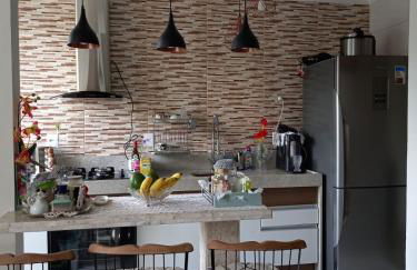 Apartamento, 2 quartos, claro, alto,garagem,piscina todo novinho mobiliado, coração do Fonseca - Foto 1