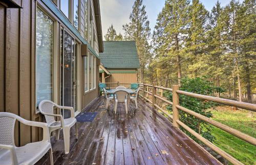 Chalet at Running Y Resort with Wraparound Deck! - Foto 25