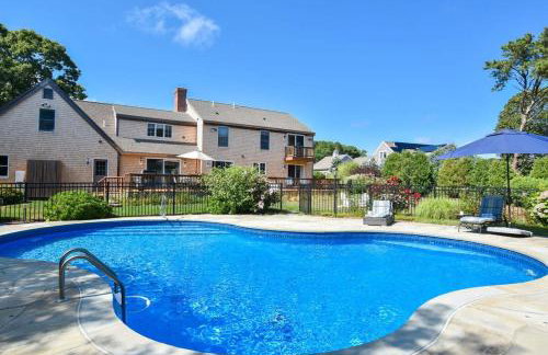 Beautiful Spacious Family Retreat w Pool - Foto 27