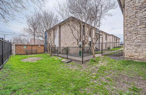 Your Chill 2B Getaway - 10min to DTWN - W/D, Pool, Prkg - Foto 18