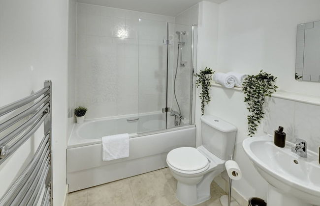 Lovely Flat in Kiln Close With Free Parking - Photo 40