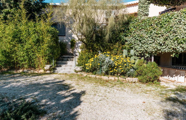 4 bedroom House in Ceyreste with private pool and garden - Photo 25