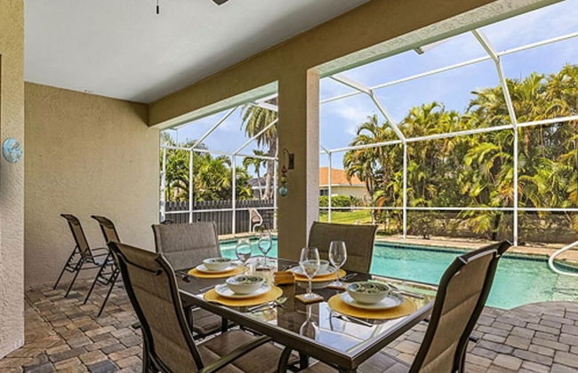 Family Friendly - Private Pool - Sleeps 10 - Foto 26