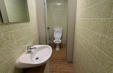 Monteurzimmer 1, Würzburg, Gerbrunn, Gemeinschaft Küche, WC, Dusche - Foto 2