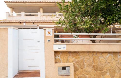 Chalet adosado en la playa de Torre de la Horadada - Foto 8