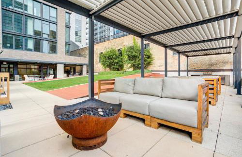 W Loop Studio w Deck Pool Gym 3 blocks to L CHI-644 - Foto 30