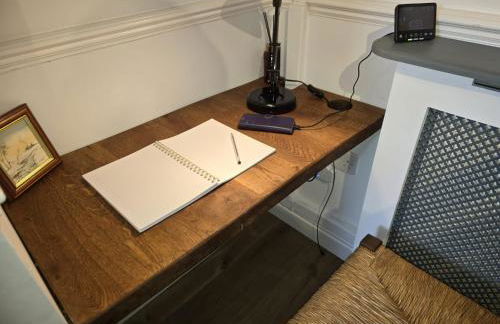 Free Parking, Outdoor Decking - Flanders Cottage - Foto 40