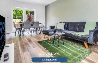 Dudley - Stylish 3 Bedroom Sleeps 6 Wi-Fi - JRR Stays - Foto 32