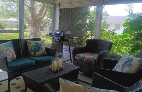 Comfortable Stay- Fully Stocked Home & Coffee Bar- All Essentials Provided - Photo 5