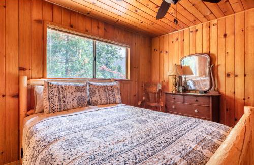 Sequoia Retreat- Spacious Cabin, Hot tub, & Sundeck - Foto 51
