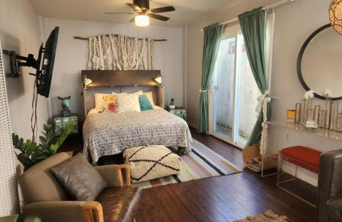 Urban Beach Getaway 2 - Photo 18