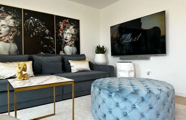 Lux - With Private Pool - A1 - Photo 10