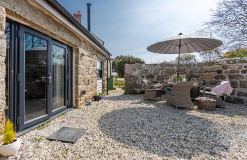 The Rest House - Photo 2