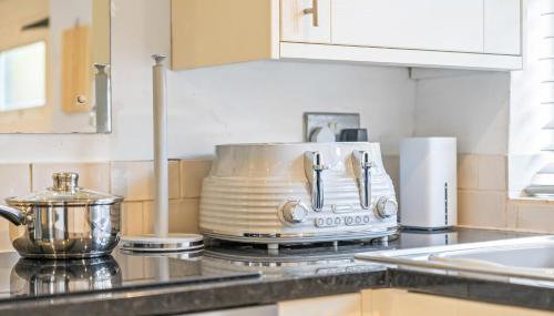 3BR Kingswood Cottage with Detached Unit - Foto 5