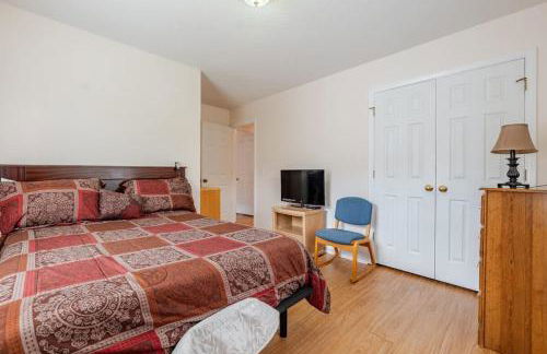 Great 4BR Home Near Emerald Pointe & Downtown - Foto 15