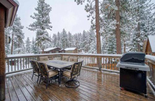 Tahoe Island Retreat Hot Tub & Game Room - Foto 5
