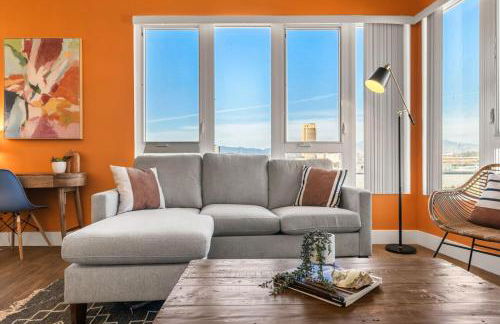 Stylish 2BD Haven with Scenic DTLA Views and Parking - Foto 46