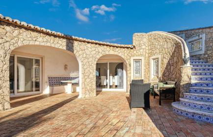 Golfinhos - MAGNIFICENT & SPACIOUS 5 BEDROOM VILLA - Foto 108
