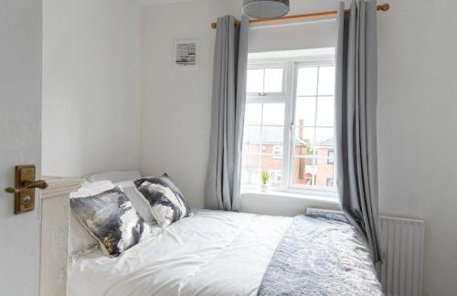 Cosy Inn near Luton Station, Mall and Luton Airport 10 Min - Foto 28