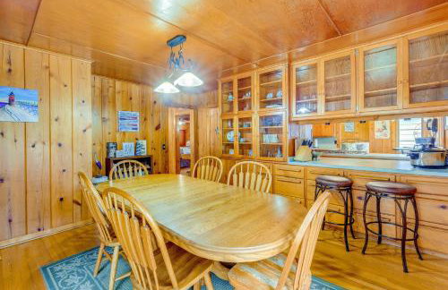 Rapid City Cottage with Patio Near Beach Access! - Foto 2