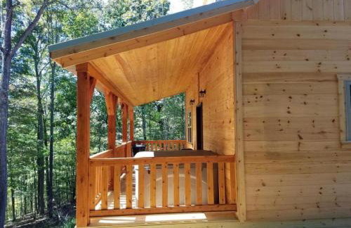 Cozy Family-Friendly Cabin with Private Outdoor Jacuzzi near Huntington, West Virginia - Foto 23