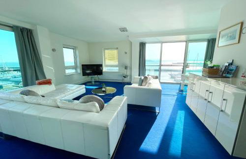 Quay & Sea View Spacious Modern Secure Parking - Photo 5