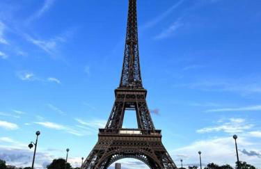 Tour Eiffel - Studio vue imprenable au-dessus des toits, balcon - Foto 16