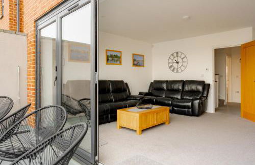 Large Modern Scenic 4 Bedroom Townhouse - Foto 34