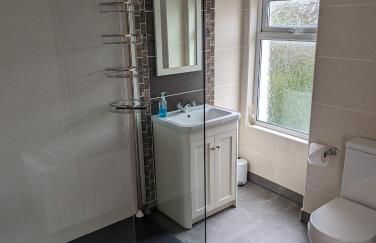 Prospect House - Elegant 4-Bed Family Escape Near Ward Park & Marina - Foto 7