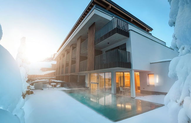 LH Suites Aparthotel - NEW since 2025 - Foto 1