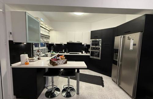 Katsaras House 3 Cozy Bedrooms - Photo 2